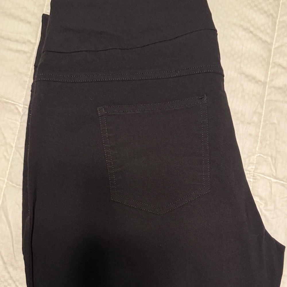 Ruby Rd. Black Capris - Picture 2 of 4